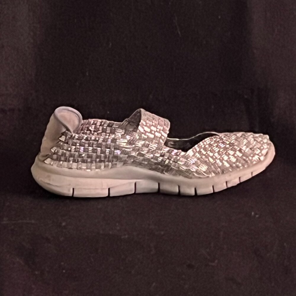 Metallic Silver Woven Bernie Mev Slip-On Shoe Size 8-8 ½* - Picture 4 of 6